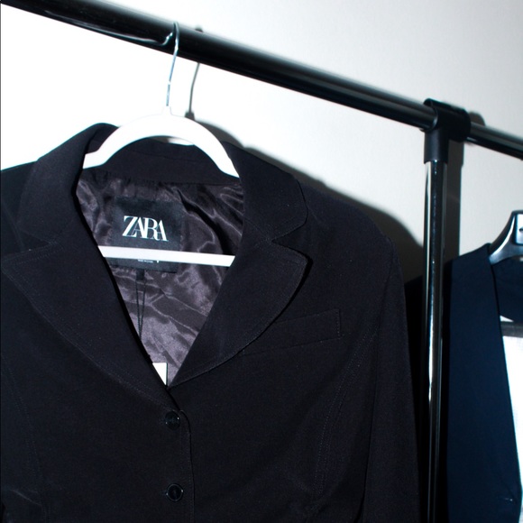 Must Go‼️ Brand New Zara Ruched Fitted Blazer. Read Description 👇 - Picture 4 of 12
